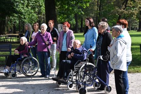 Ob svetovnem dnevu Alzheimerjeve bolezni v Grajskem parku (12)